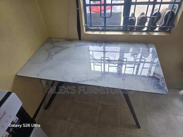 Dining Table Alone Table - main view