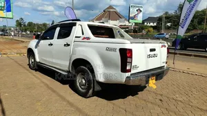 Isuzu D-MAX 2014 White