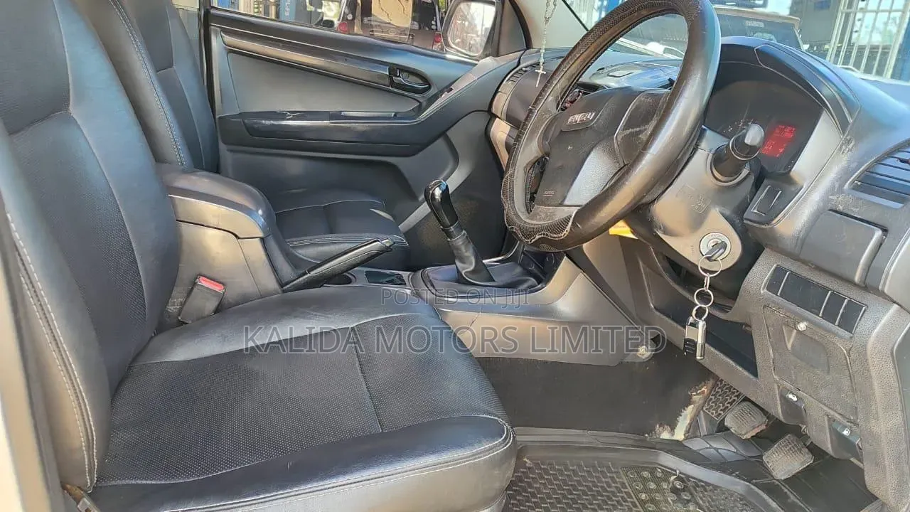 Isuzu D-MAX 2014 White