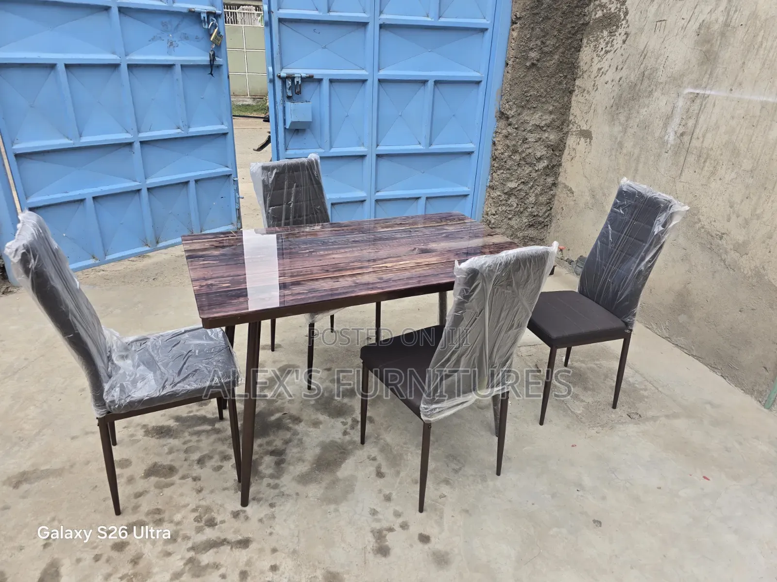 EXECUTIVE 4seater Dining/Glass Dining Table