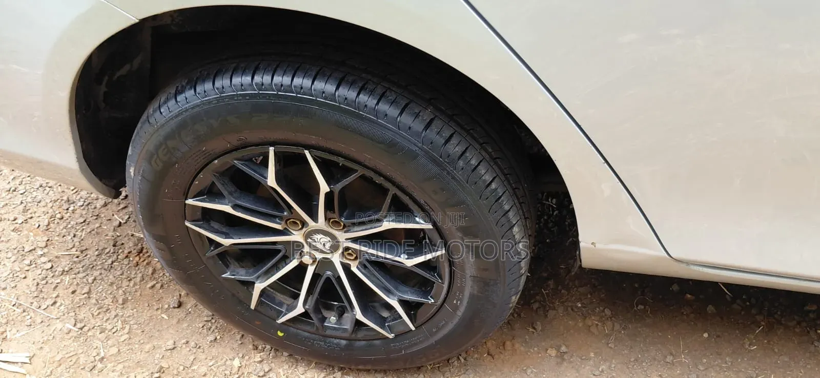 Toyota Corolla Fielder 1.5 Petrol FWD 2012 Silver