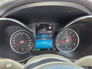 Mercedes-Benz C200 2019 Pearl