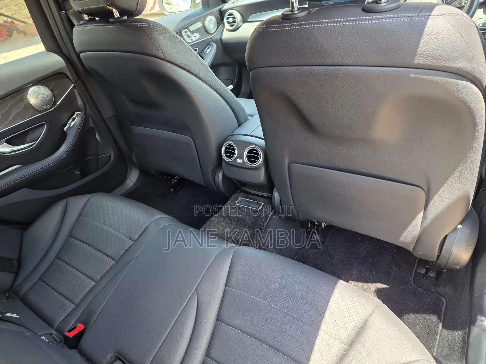 Mercedes-Benz C200 2019 Pearl