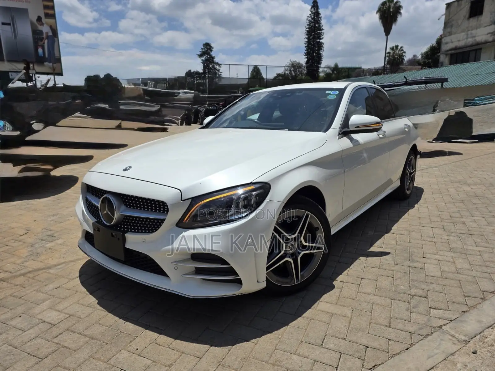 Mercedes-Benz C200 2019 Pearl
