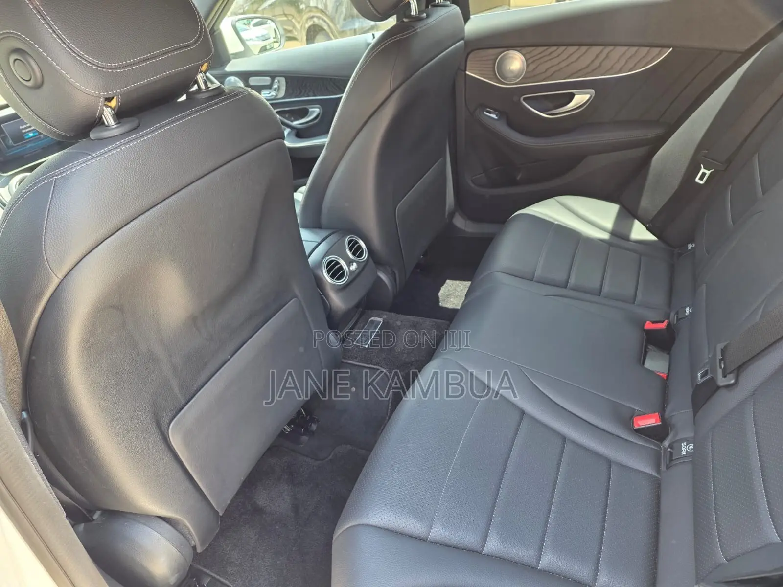Mercedes-Benz C200 2019 Pearl