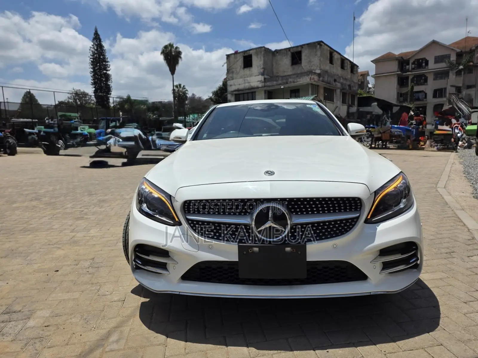 Mercedes-Benz C200 2019 Pearl