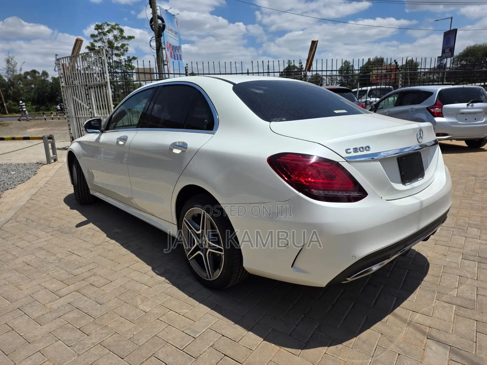 Mercedes-Benz C200 2019 Pearl