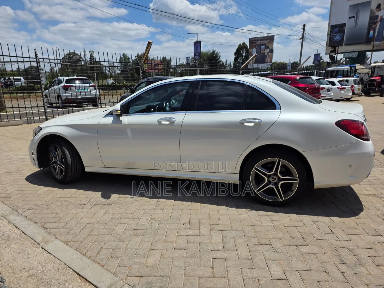 Mercedes-Benz C200 2019 Pearl