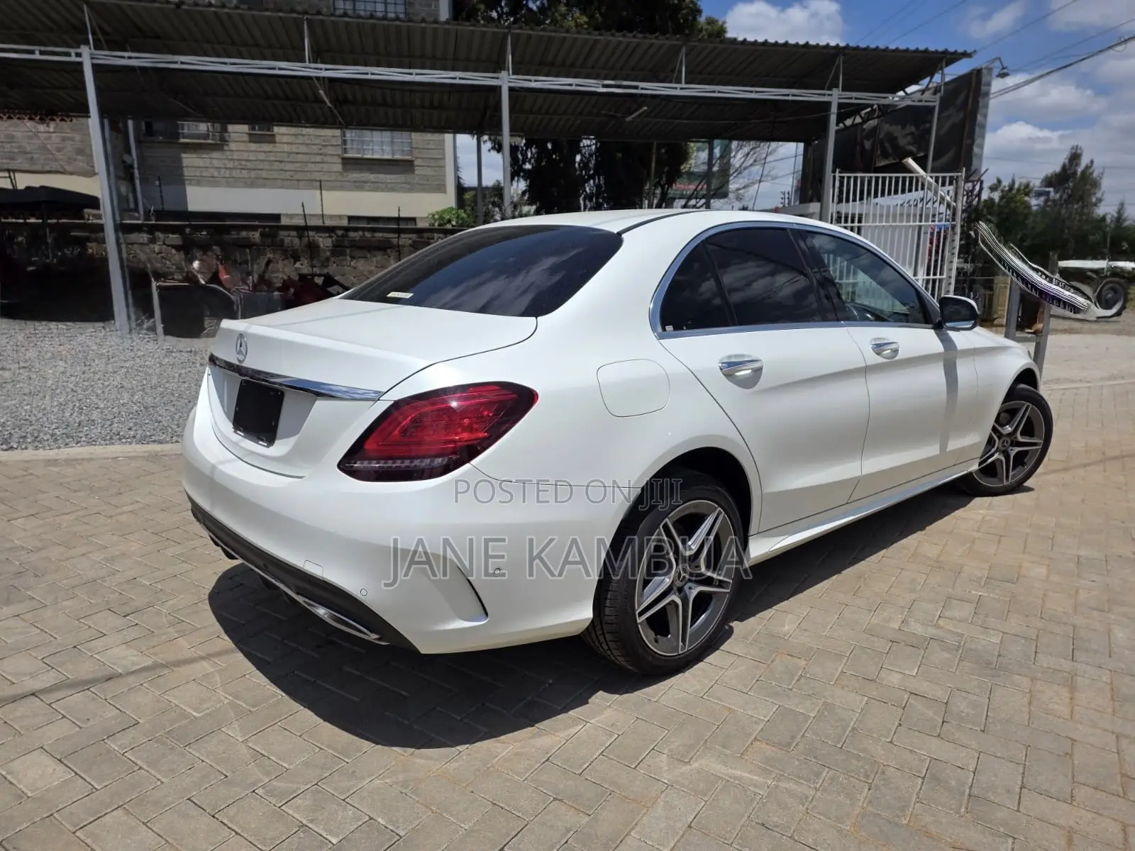 Mercedes-Benz C200 2019 Pearl