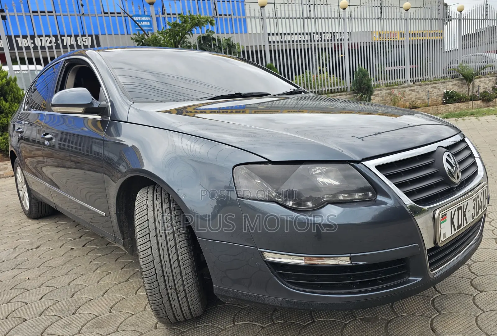 Volkswagen Passat 2011 Blue