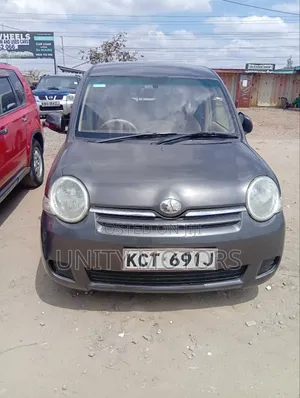 Toyota Sienta 2011 Gray