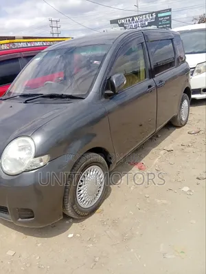 Toyota Sienta 2011 Gray