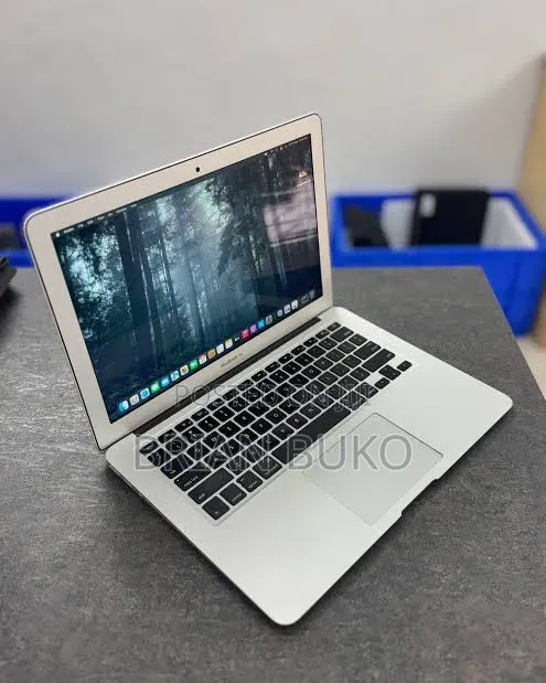 Laptop Apple MacBook Air 2015 8GB Intel SSD 256GB