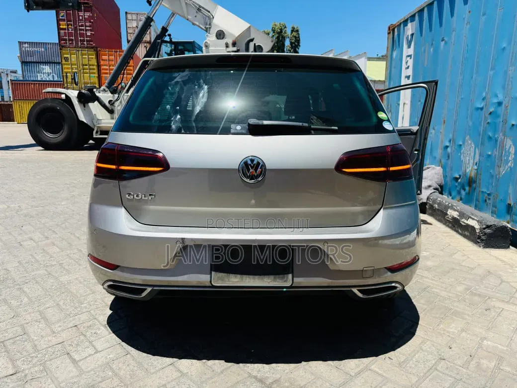 Volkswagen Golf 1.4T TSI FWD 2020 Gold