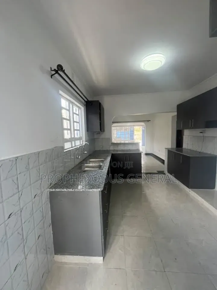 3bdrm Bungalow in Nkoroi for sale