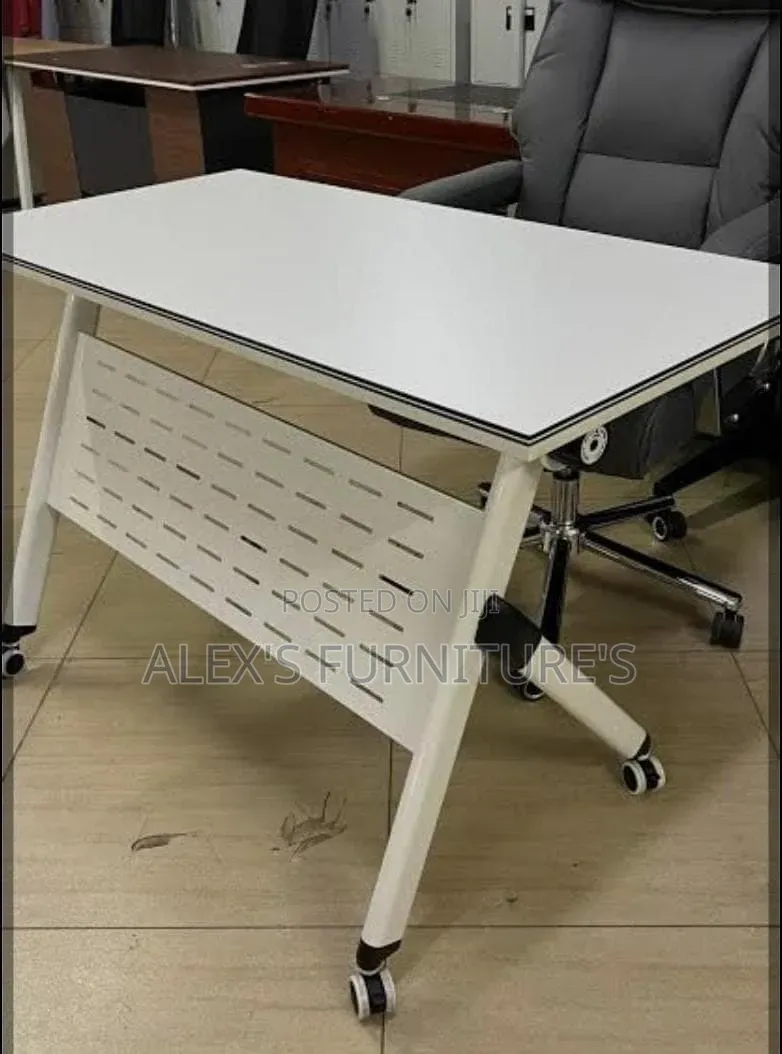 All White Metall Frame Office Desk