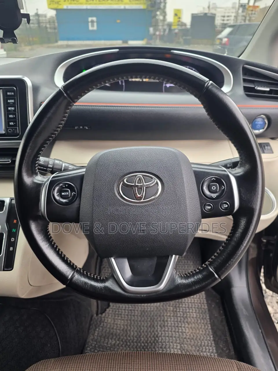 Toyota Sienta 2017 Brown