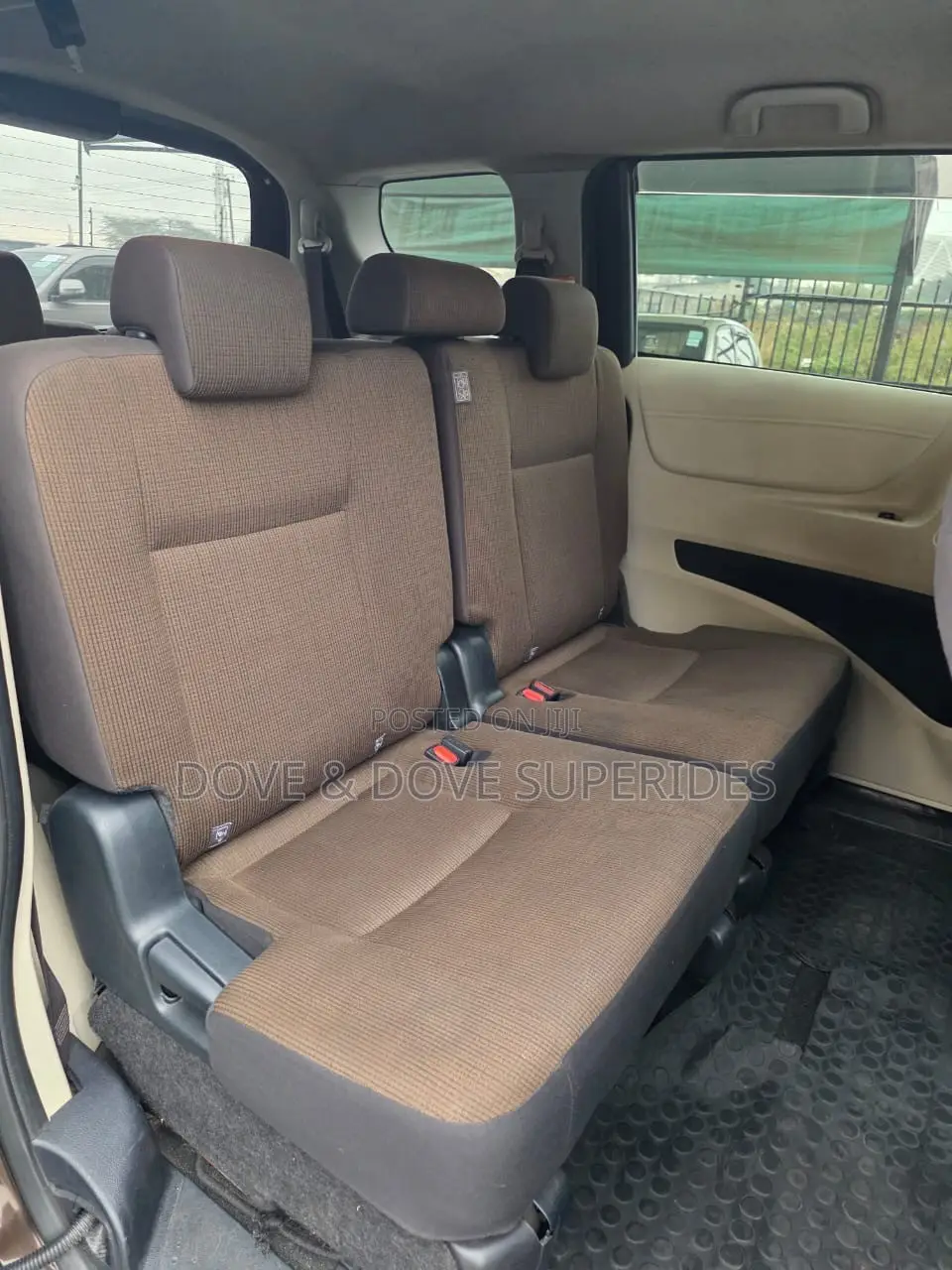 Toyota Sienta 2017 Brown