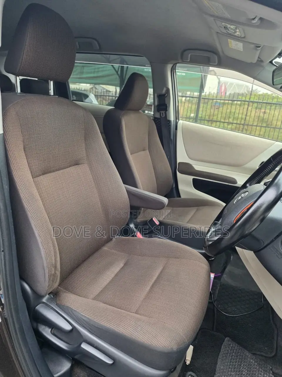 Toyota Sienta 2017 Brown