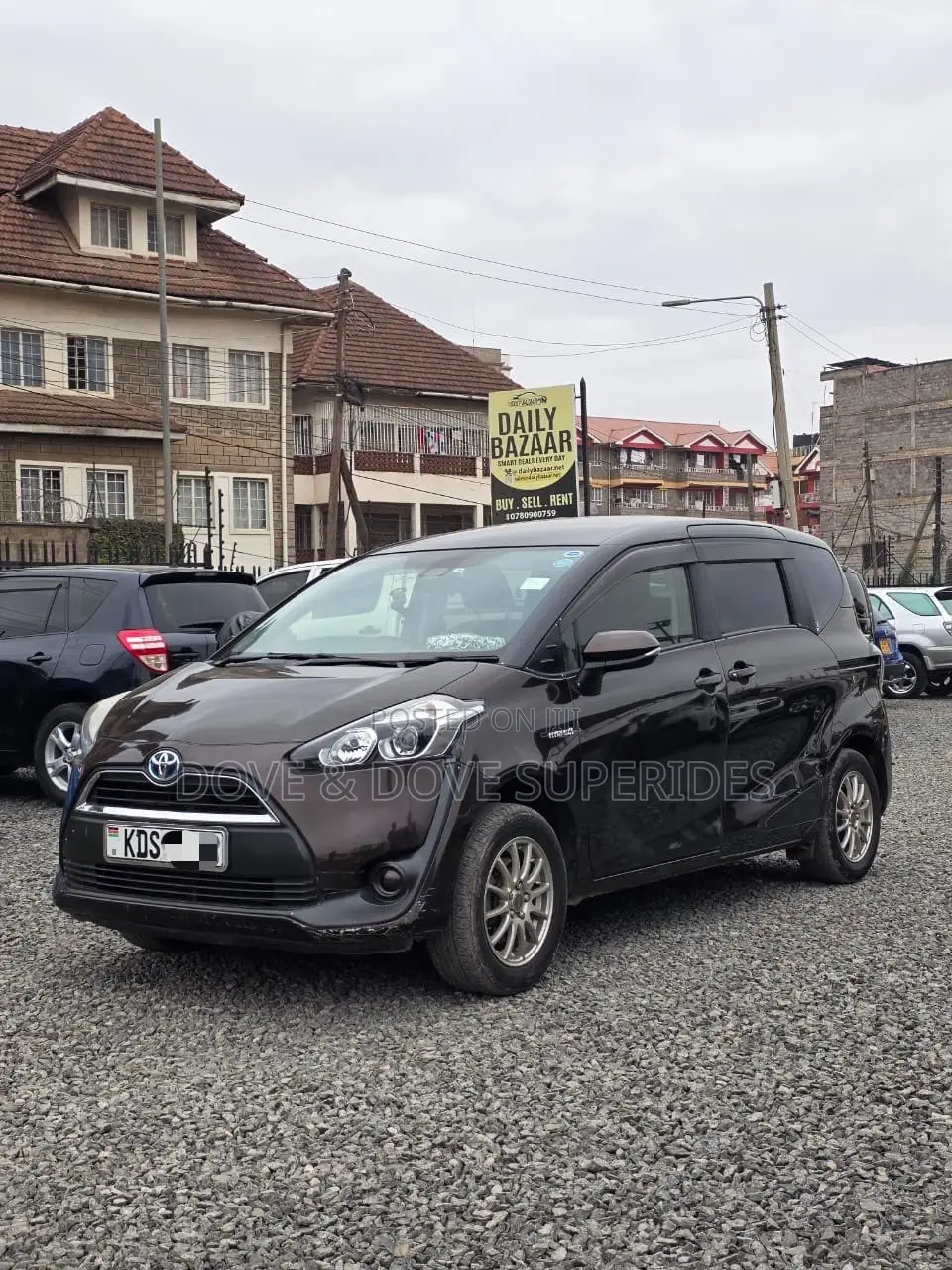 Toyota Sienta 2017 Brown