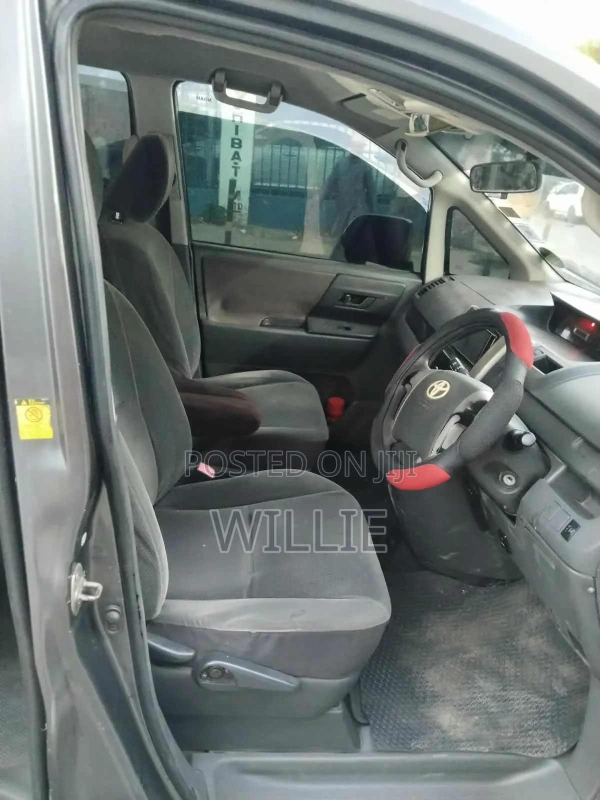 Toyota Noah 2010 Gray