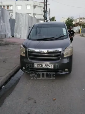 Toyota Noah 2010 Gray