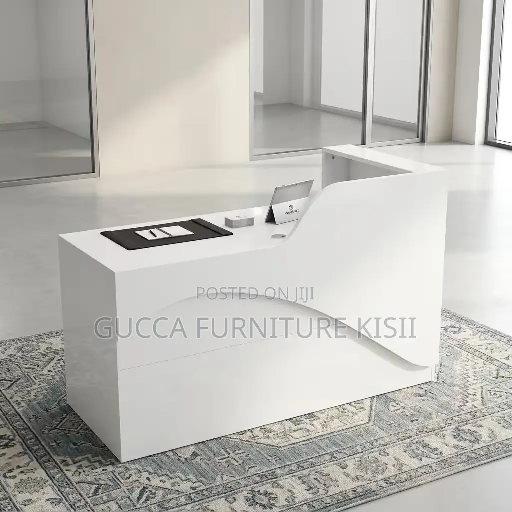 1.6M White Glossy Reception Desk