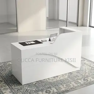 1.6M White Glossy Reception Desk