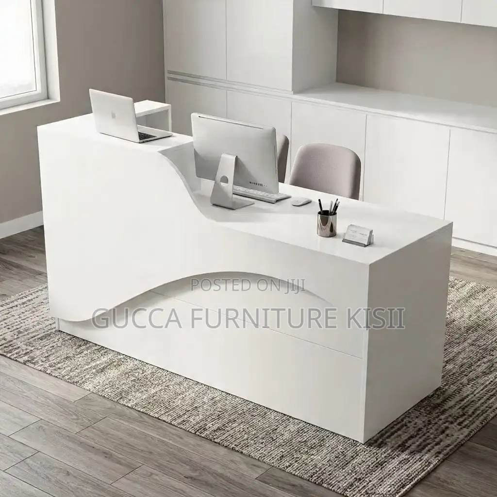 1.6M White Glossy Reception Desk