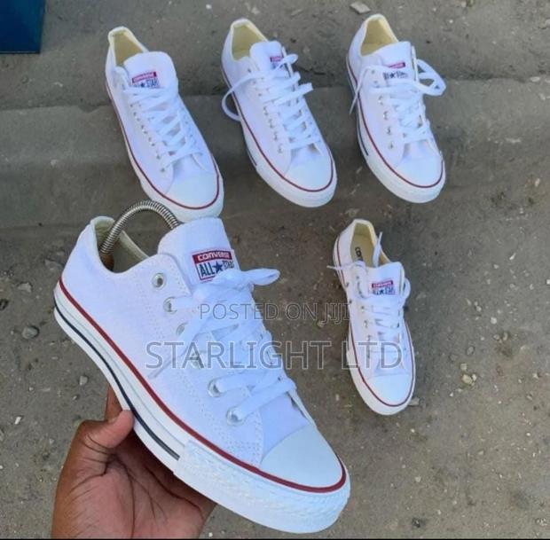 All White Lowcut Converse 37-45 - thumbnail 2