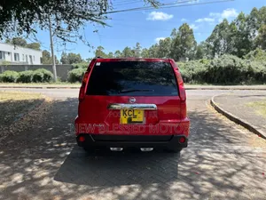 Nissan X-Trail 2010 Red