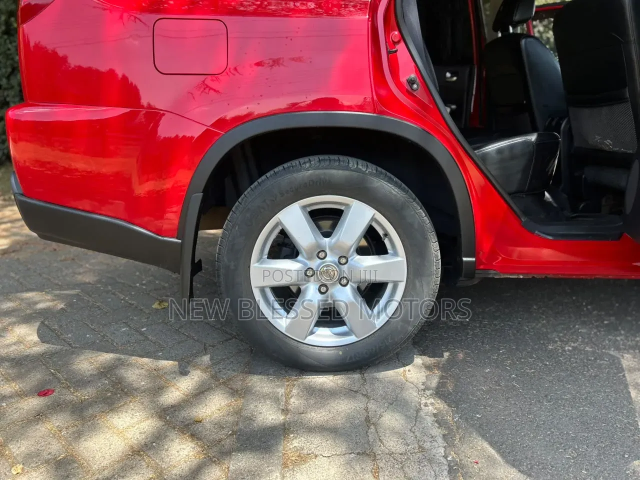 Nissan X-Trail 2010 Red