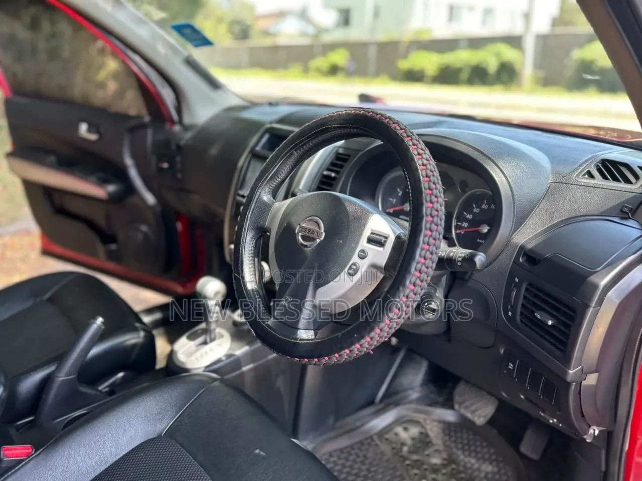 Nissan X-Trail 2010 Red