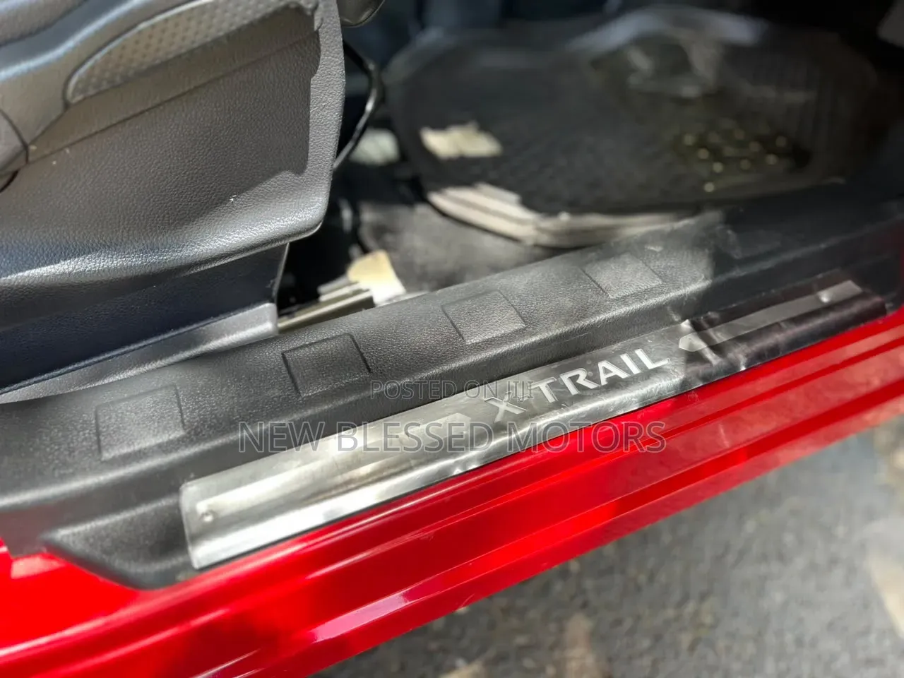 Nissan X-Trail 2010 Red