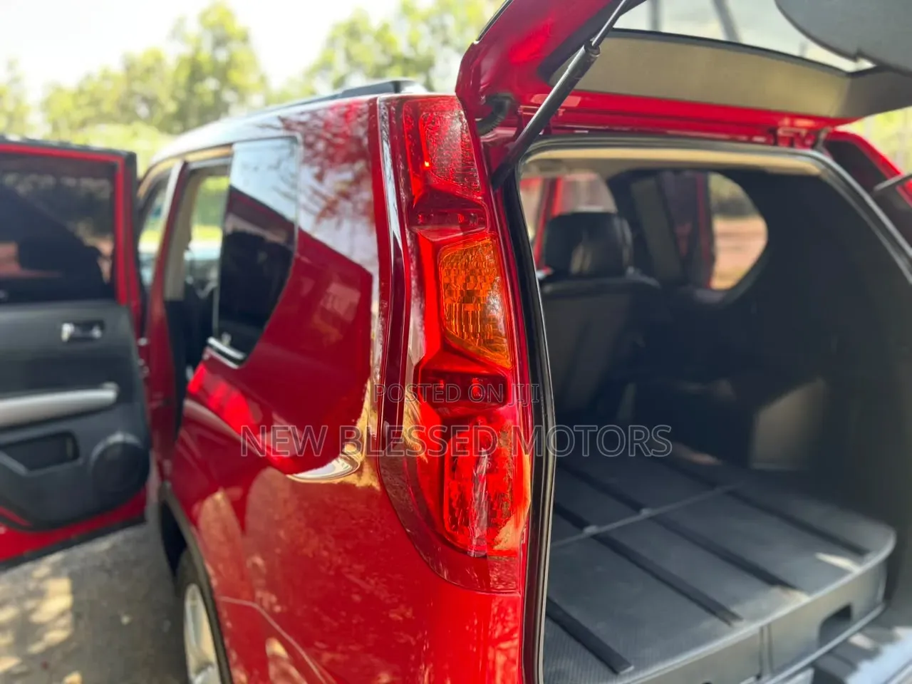 Nissan X-Trail 2010 Red
