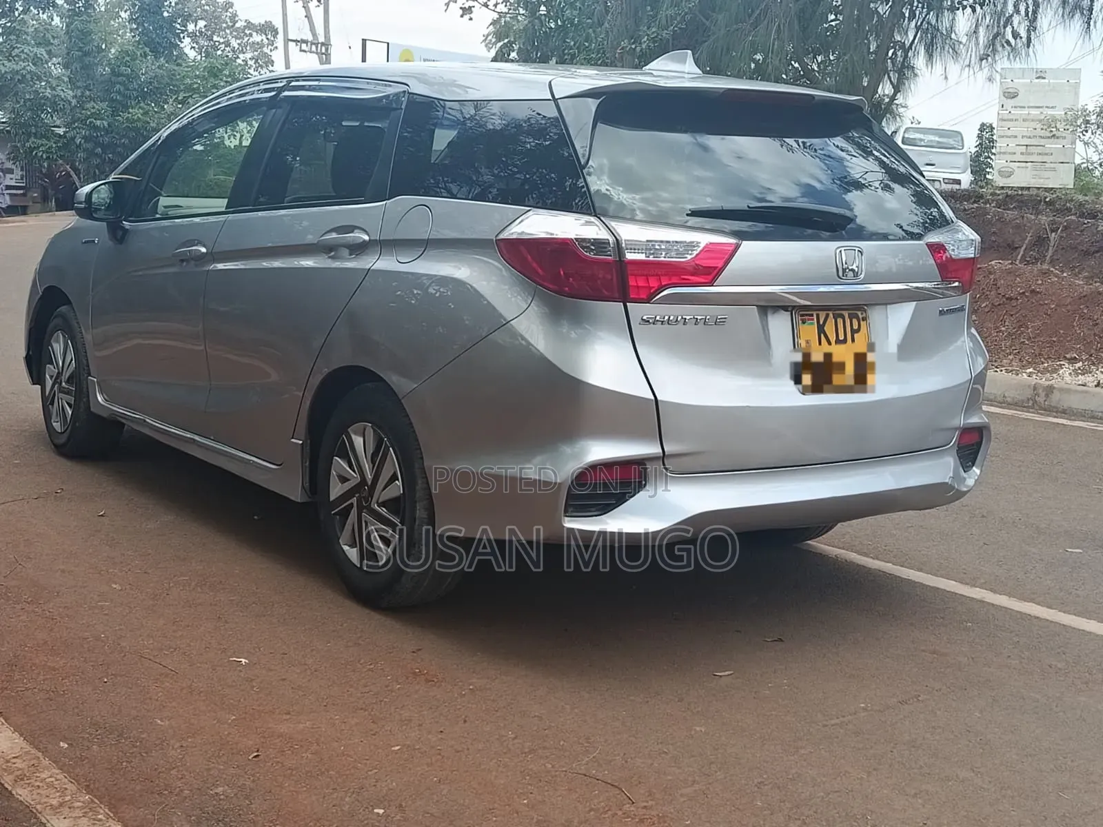 Honda Fit Shuttle 2017 Silver