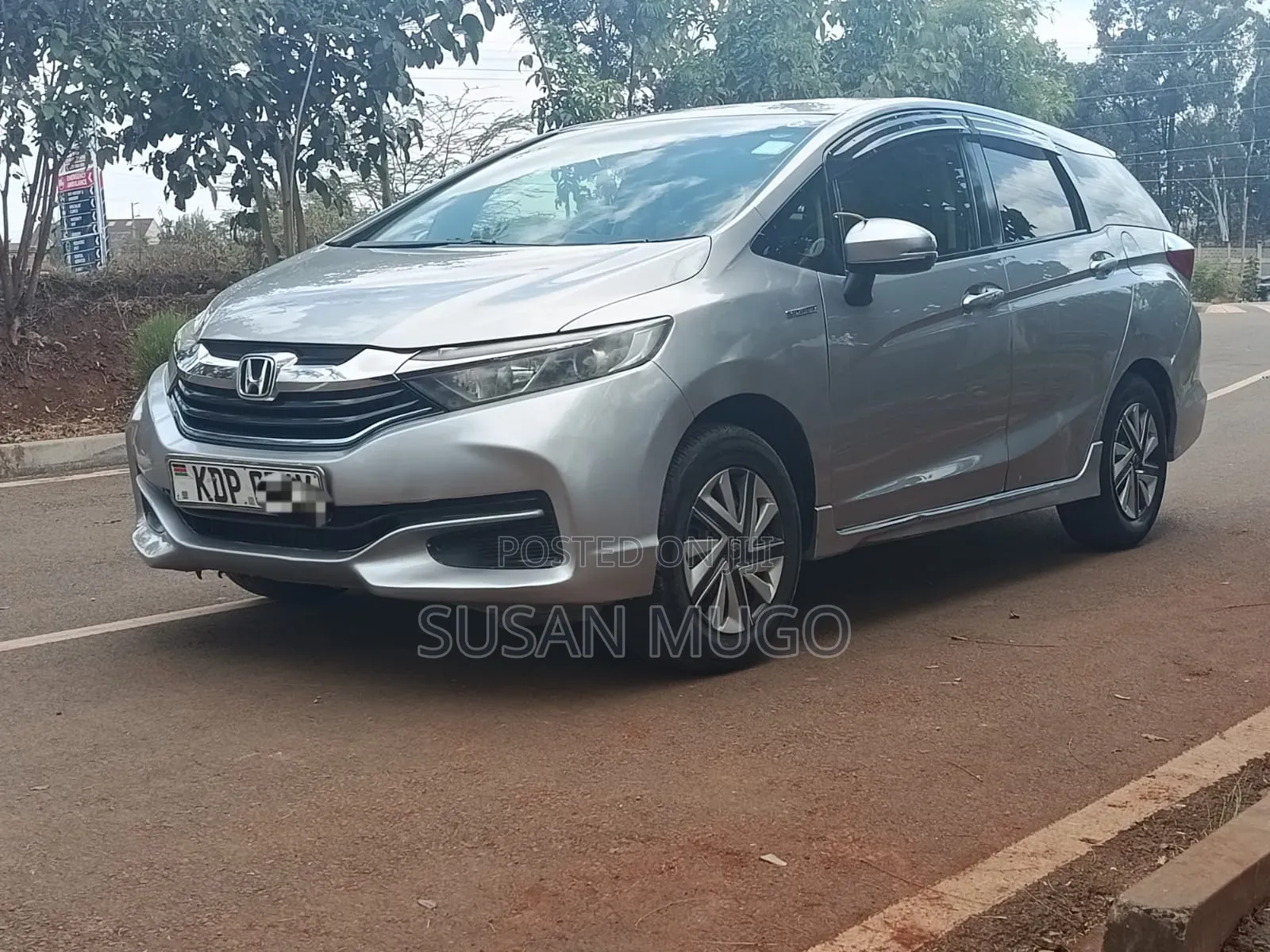 Honda Fit Shuttle 2017 Silver