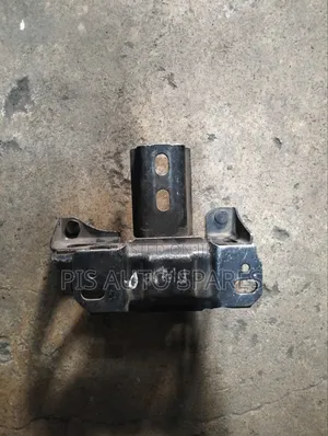 Mazda Demio Gear Mounting