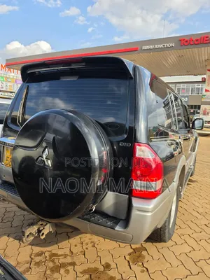 Mitsubishi Pajero 2004