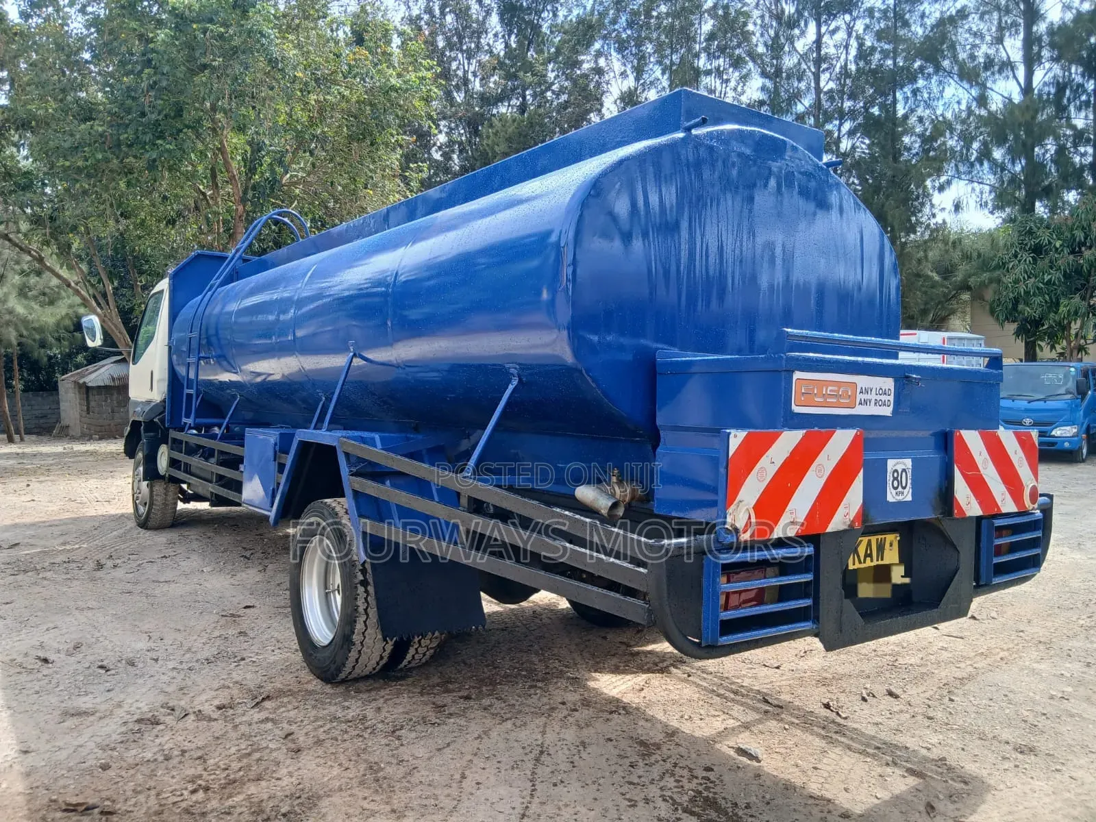 Mitsubishi FH Waterbowser
