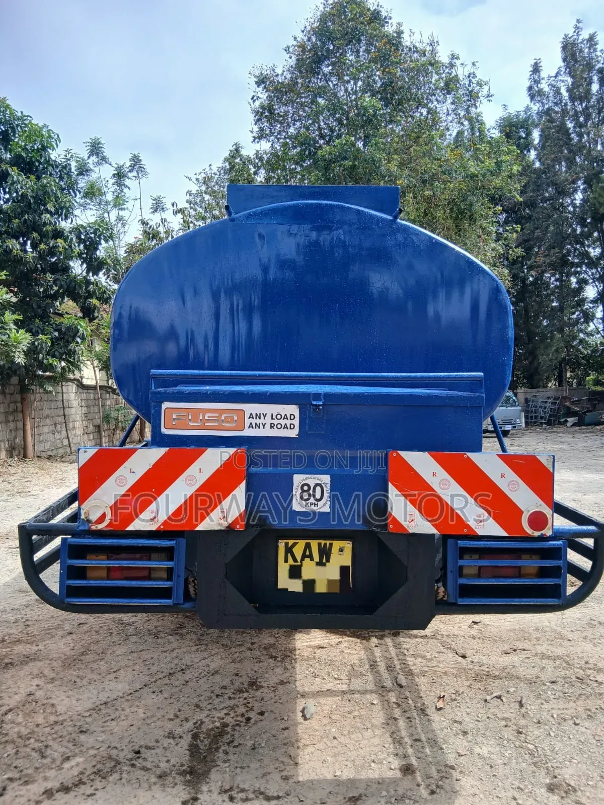 Mitsubishi FH Waterbowser