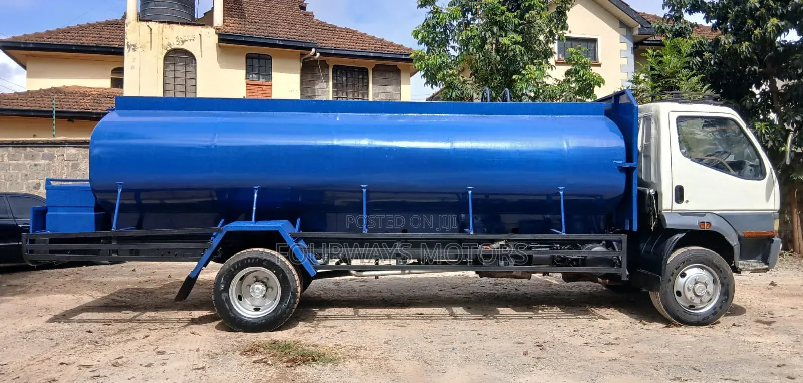 Mitsubishi FH Waterbowser