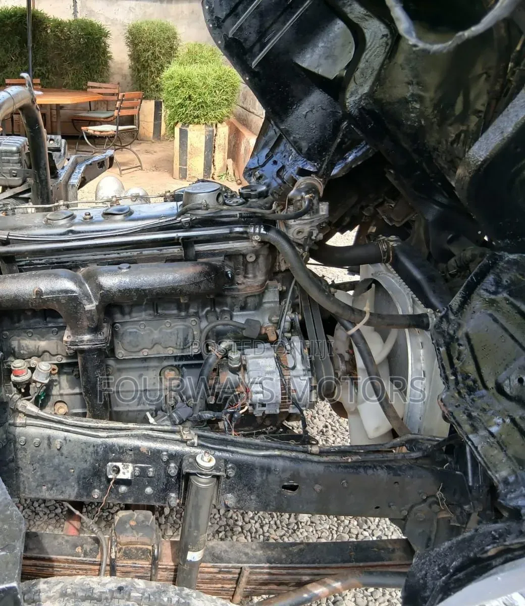 Mitsubishi FH Waterbowser