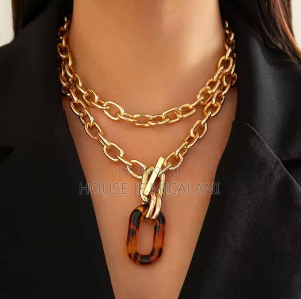 2-in-1 Chunky Hoop Necklace - thumbnail 2