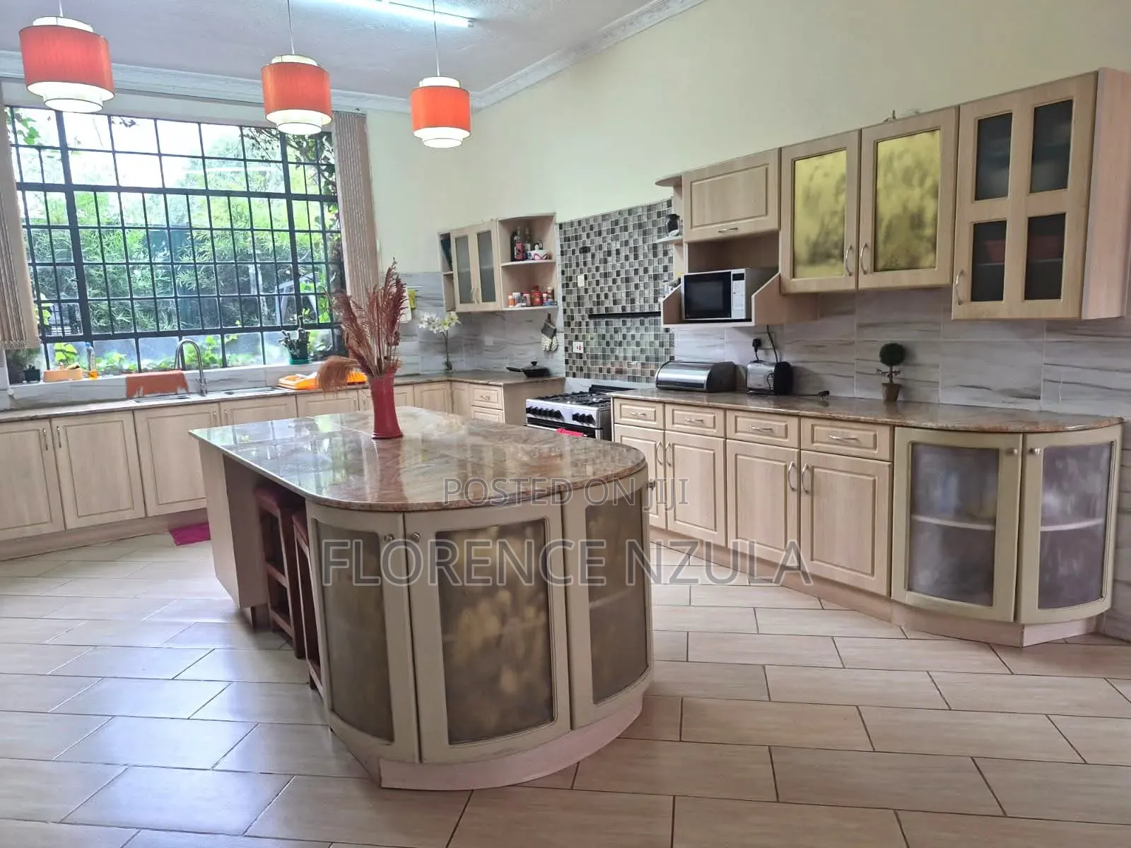5bdrm Mansion in Kerarapon for sale
