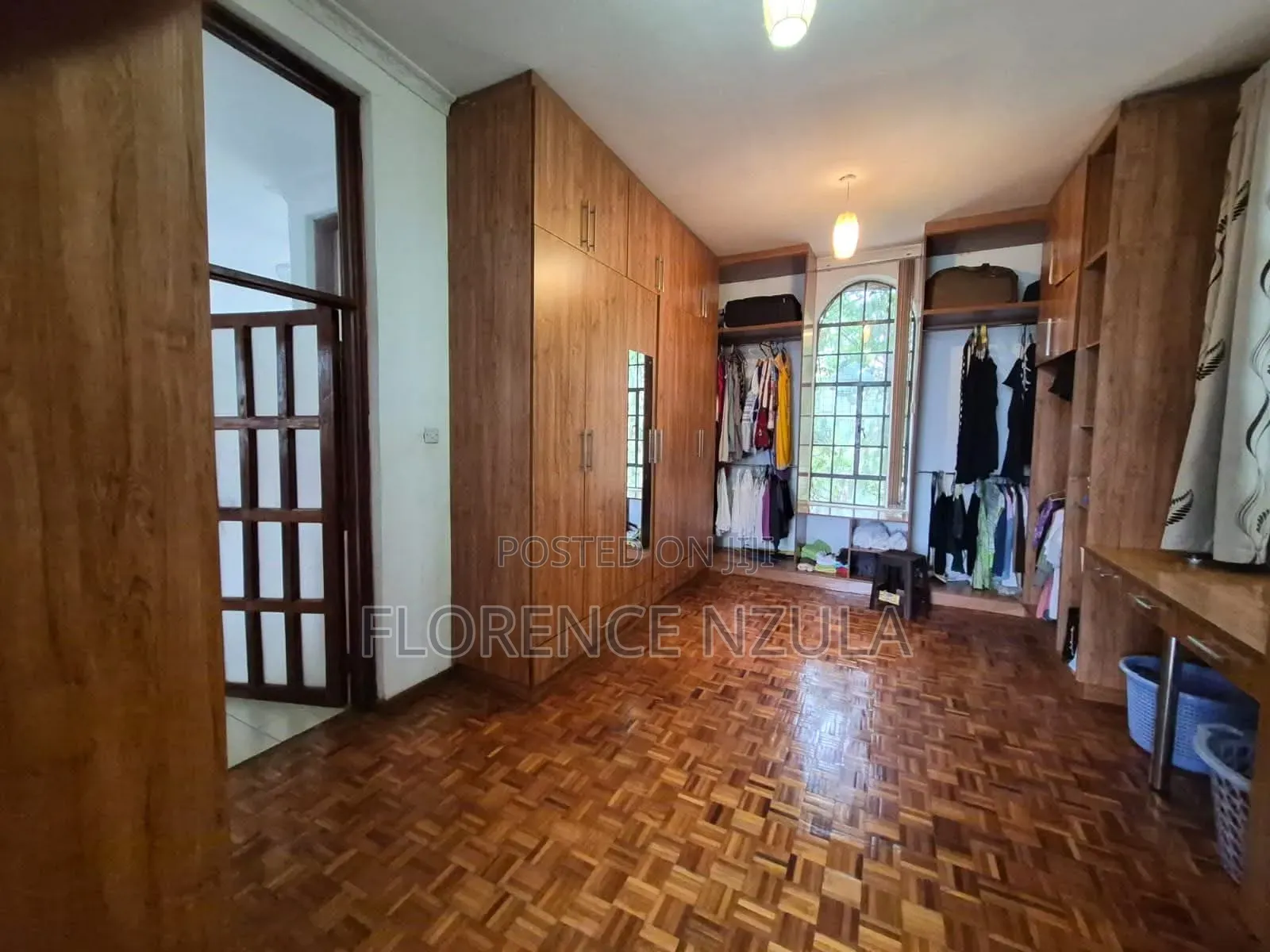 5bdrm Mansion in Kerarapon for sale