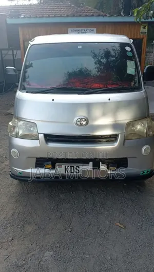 Toyota TownAce 2016 Silver