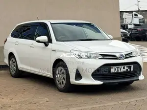 Toyota Corolla Fielder 1.5 Hybrid FWD 2019 White