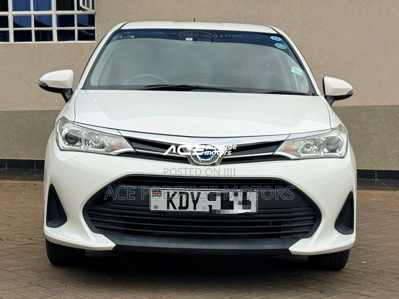 Toyota Corolla Fielder 1.5 Hybrid FWD 2019 White