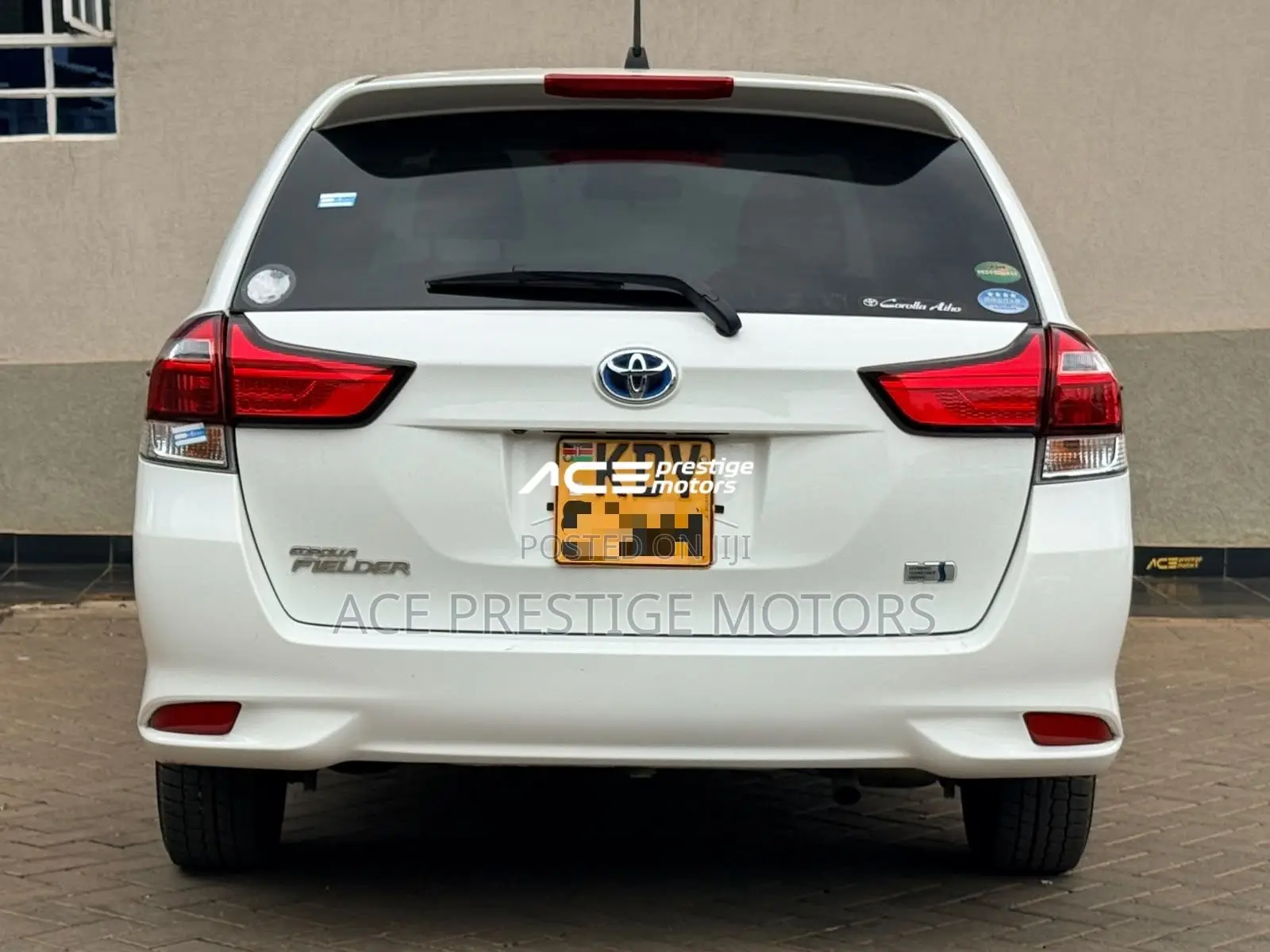 Toyota Corolla Fielder 1.5 Hybrid FWD 2019 White